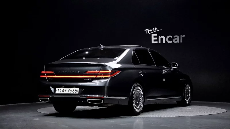 Genesis G90