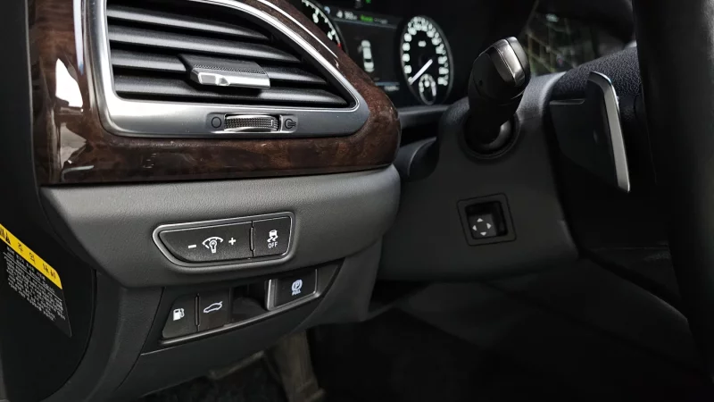 Genesis EQ900