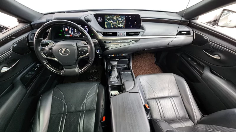 Lexus ES300h