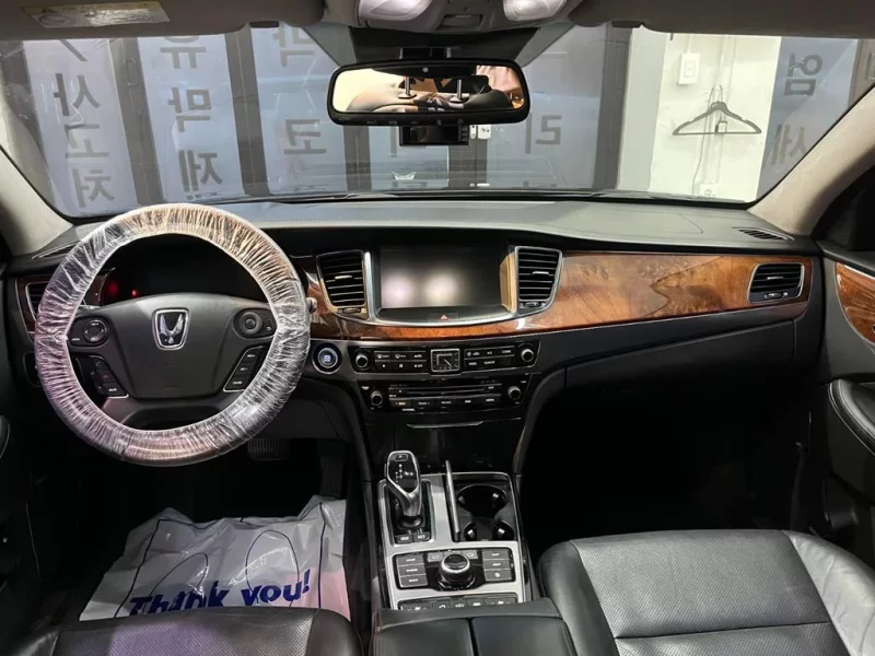 Hyundai Equus