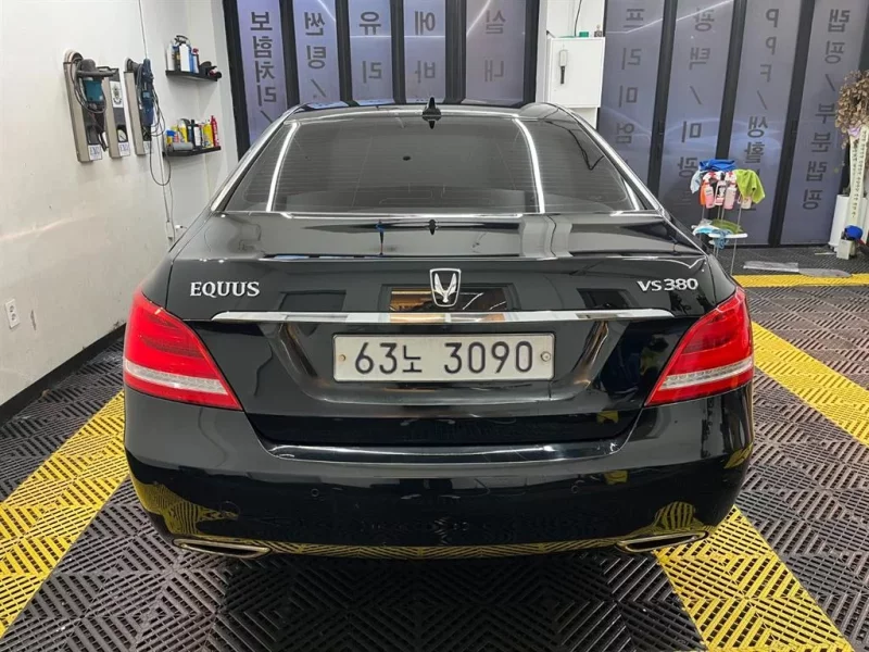 Hyundai Equus