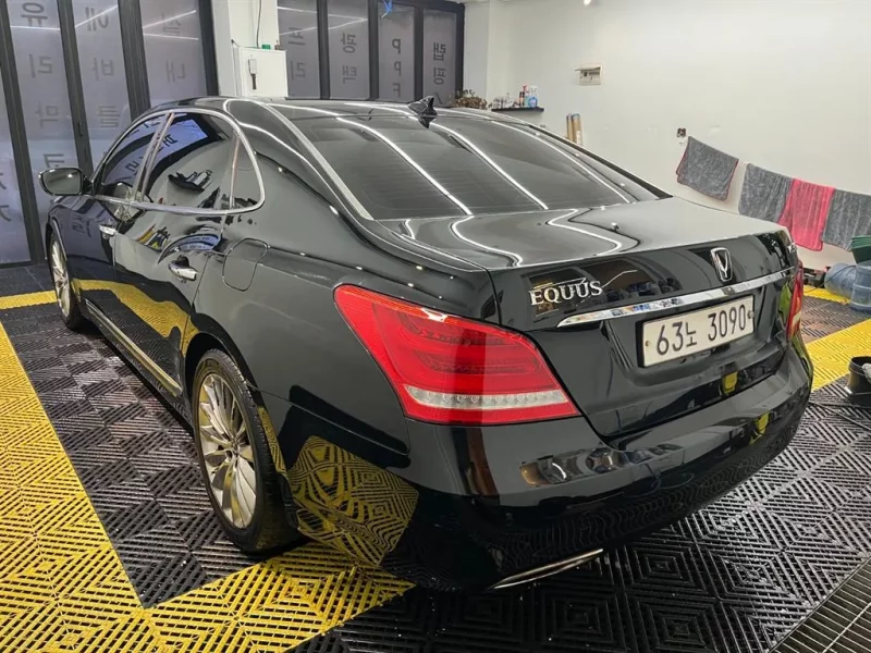 Hyundai Equus