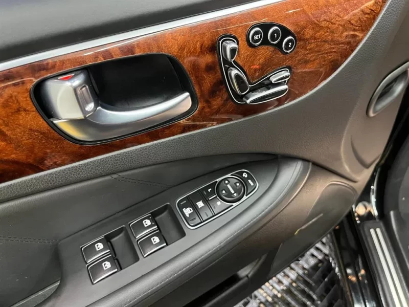 Hyundai Equus