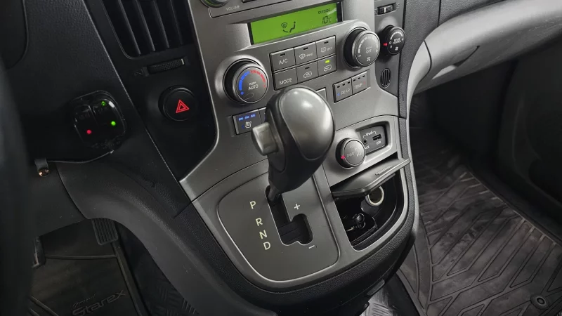 Hyundai Grand Starex