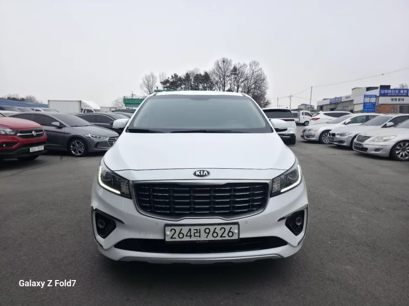 Kia Carnival