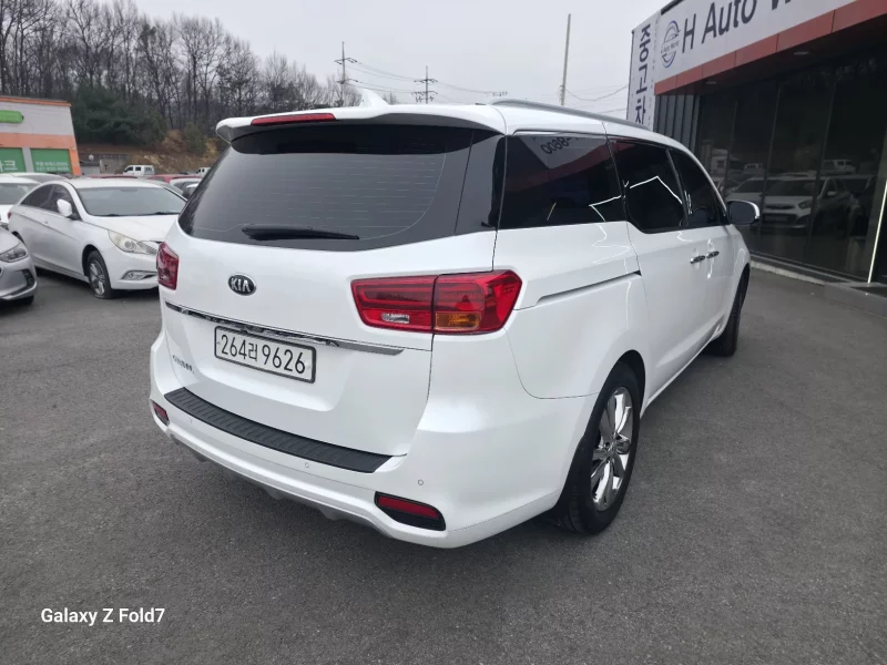 Kia Carnival