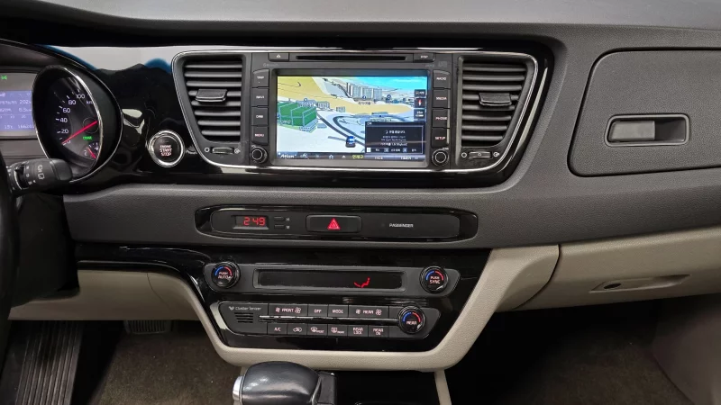Kia Carnival