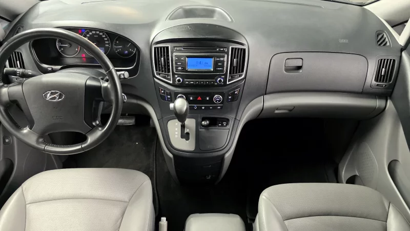 Hyundai Starex
