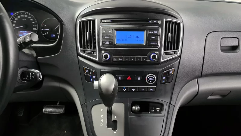 Hyundai Starex