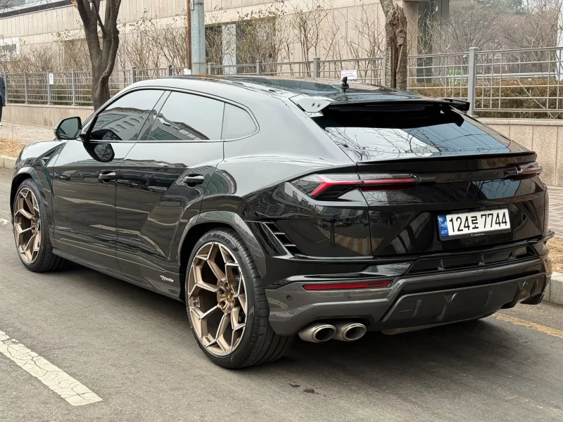 Lamborghini URUS