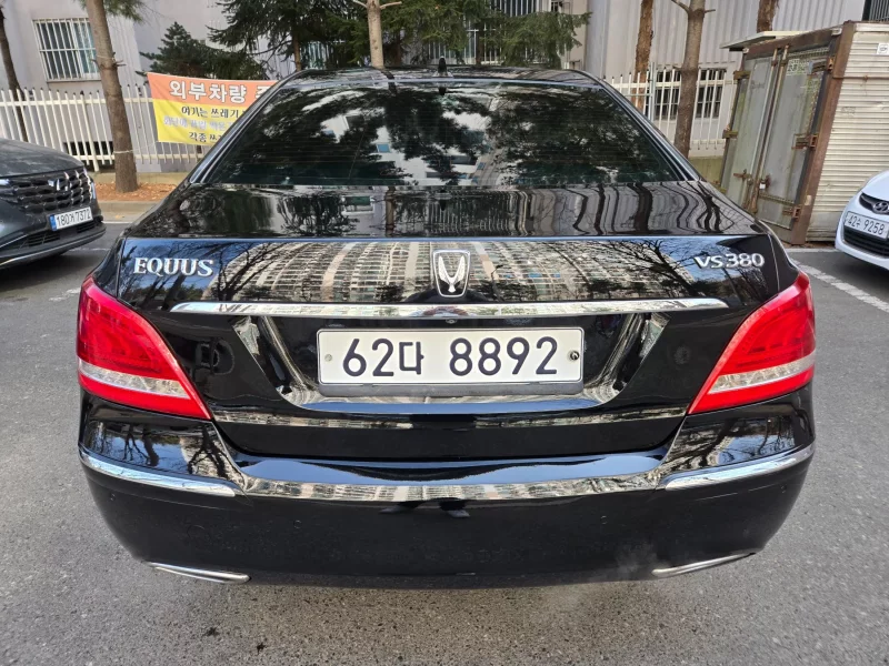 Hyundai Equus