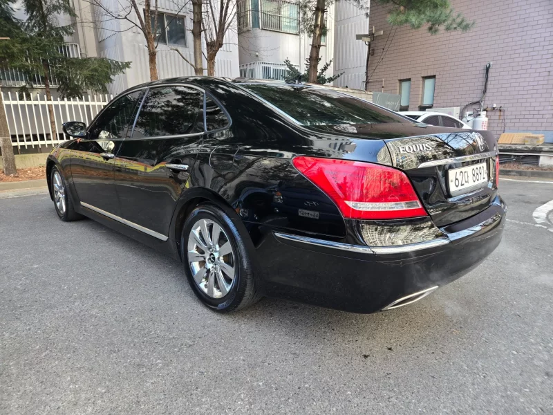 Hyundai Equus