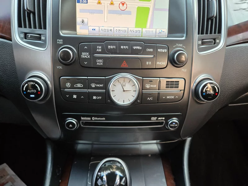 Hyundai Equus
