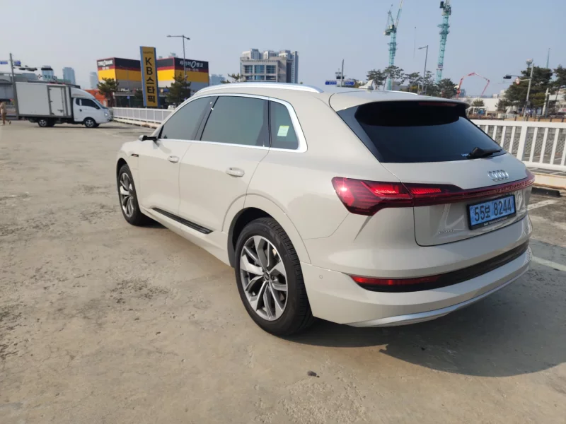 Audi e-tron