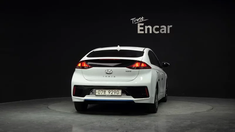 Hyundai Ioniq
