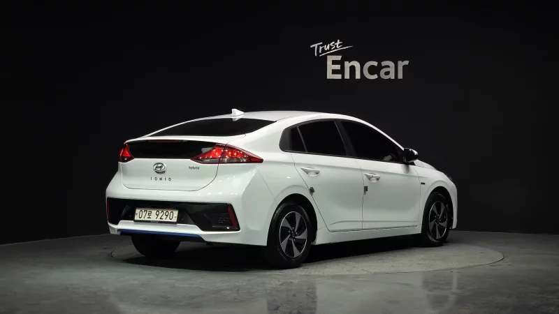 Hyundai Ioniq