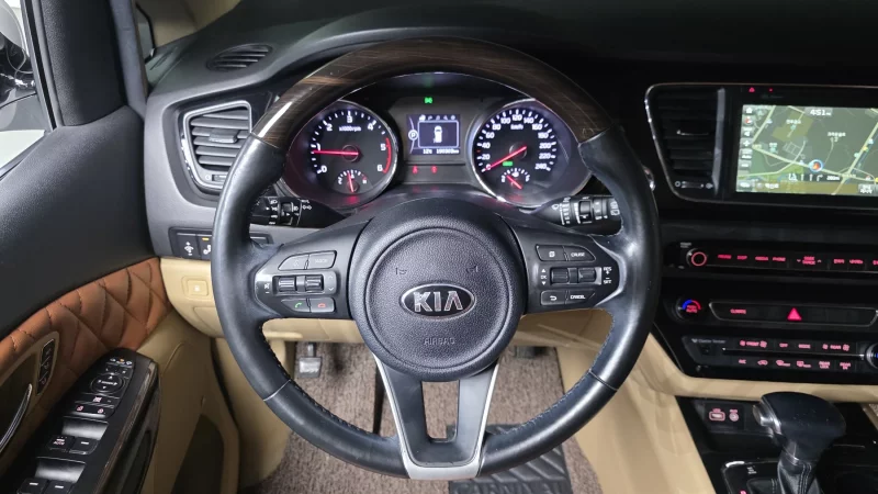 Kia Carnival