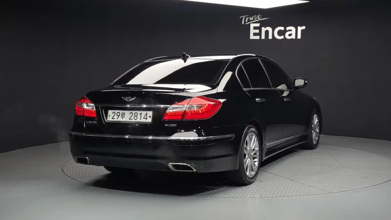 Hyundai Genesis
