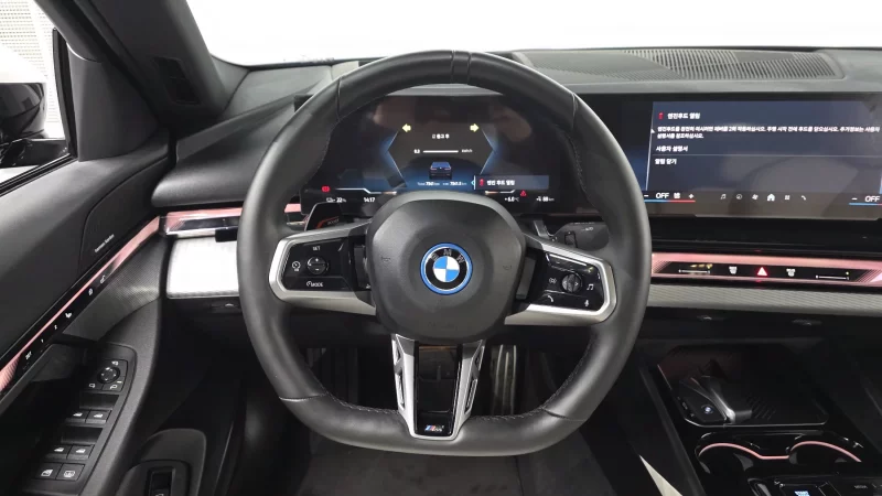 BMW i5