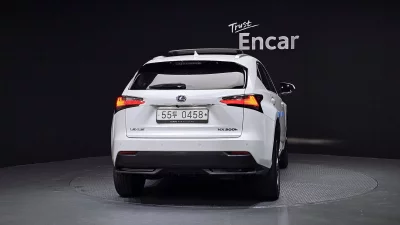 Lexus NX300h