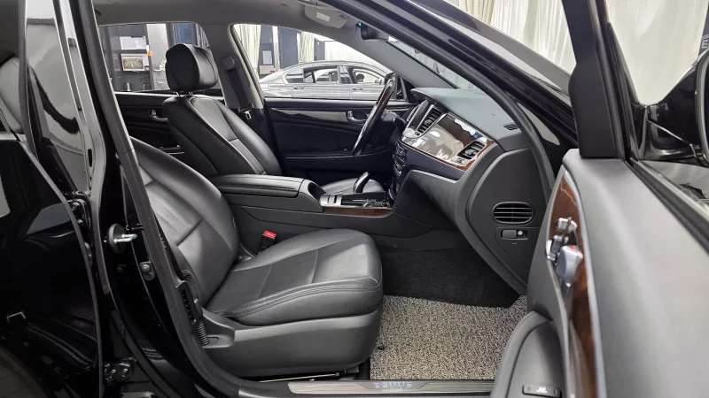 Hyundai Equus
