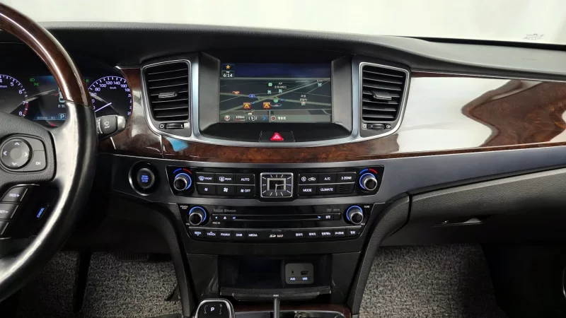 Hyundai Equus