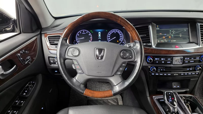 Hyundai Equus