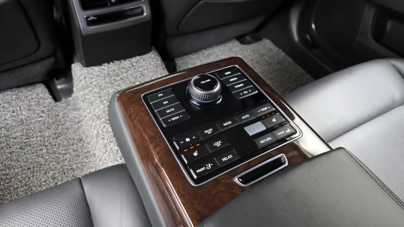 Hyundai Equus