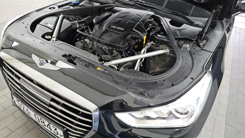Genesis EQ900