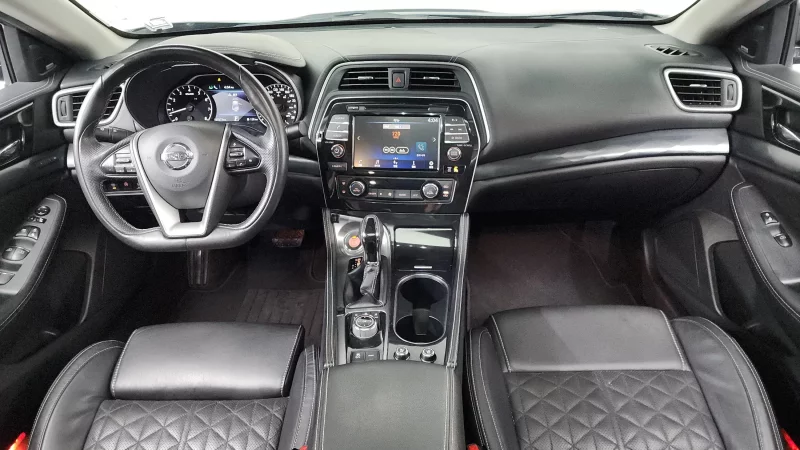 Nissan MAXIMA
