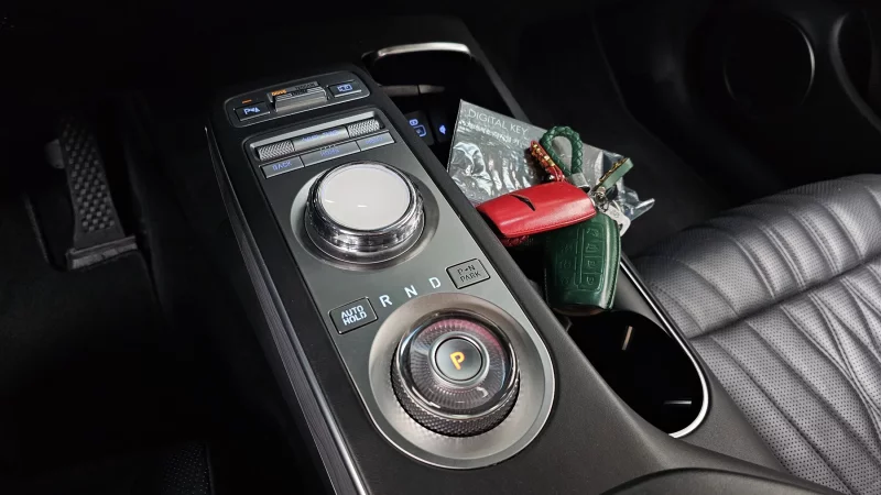 Genesis GV70