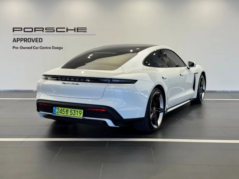Porsche TAYCAN