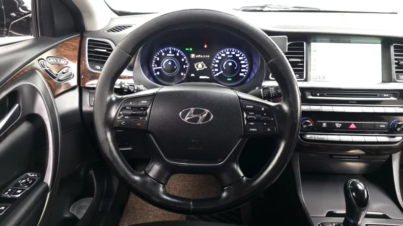 Hyundai Aslan