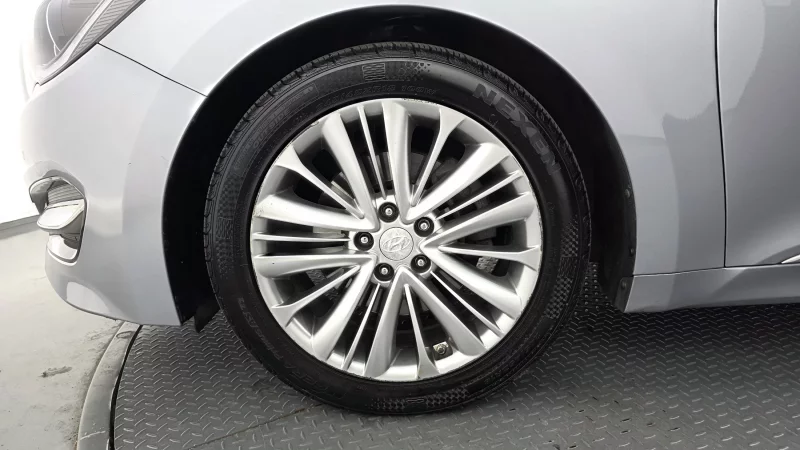 Hyundai Aslan