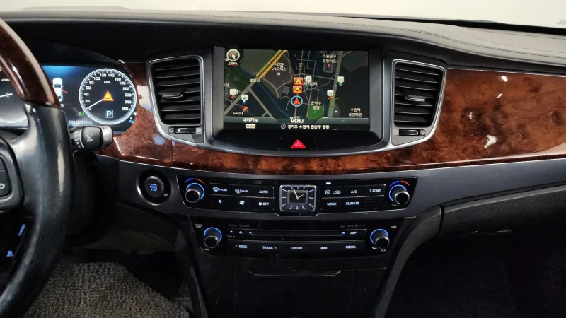 Hyundai Equus