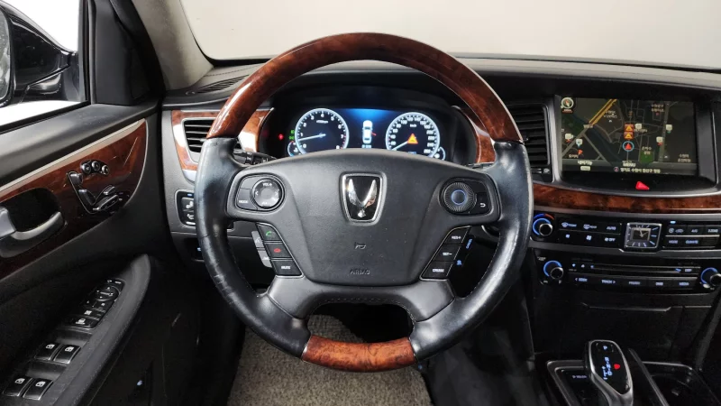 Hyundai Equus