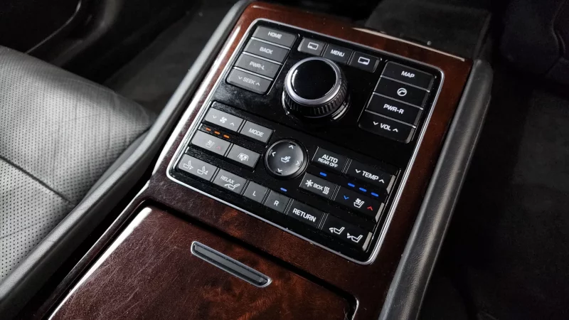 Hyundai Equus