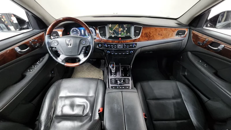 Hyundai Equus