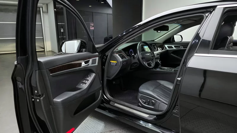 Hyundai Genesis