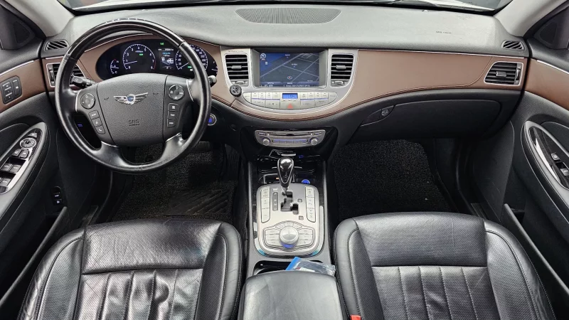 Hyundai Genesis