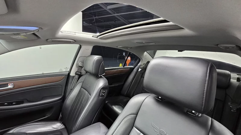 Hyundai Genesis