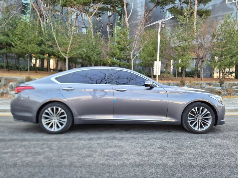 Hyundai Genesis
