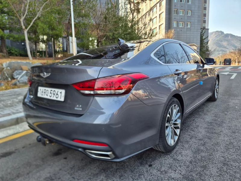 Hyundai Genesis