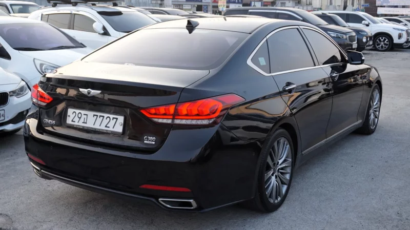 Hyundai Genesis