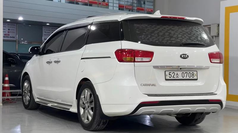Kia Carnival