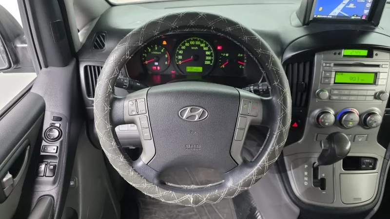 Hyundai Grand Starex