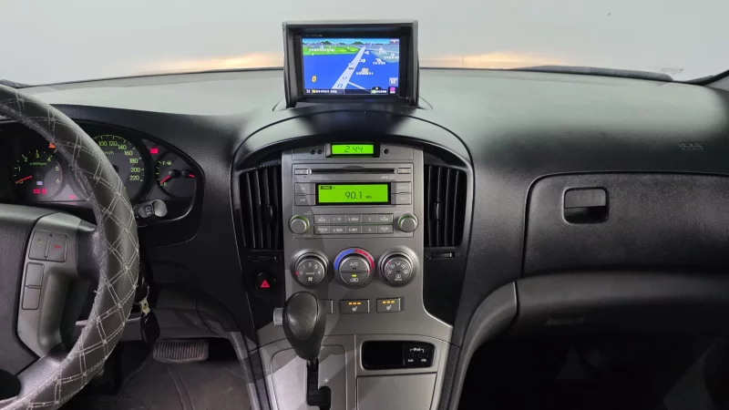 Hyundai Grand Starex