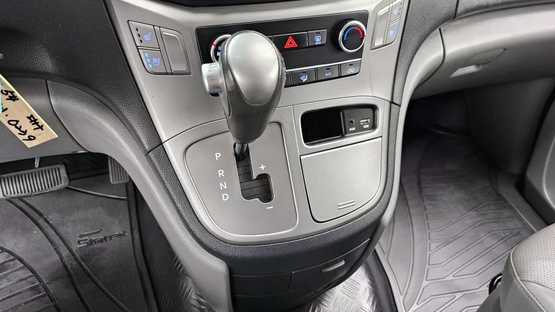 Hyundai Starex
