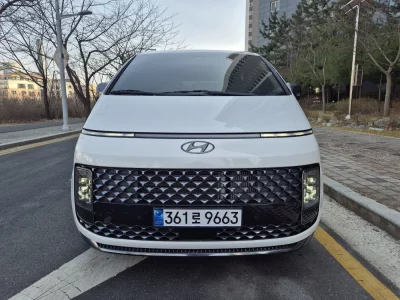 Hyundai Staria