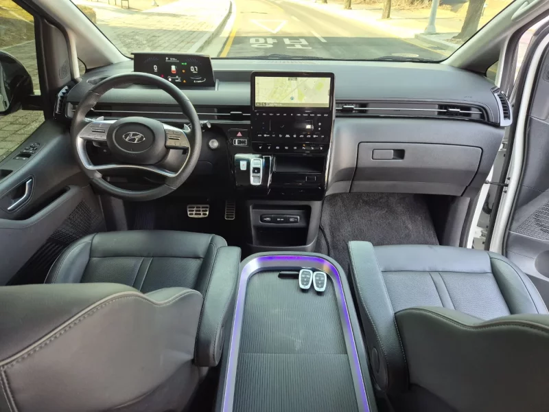 Hyundai Staria
